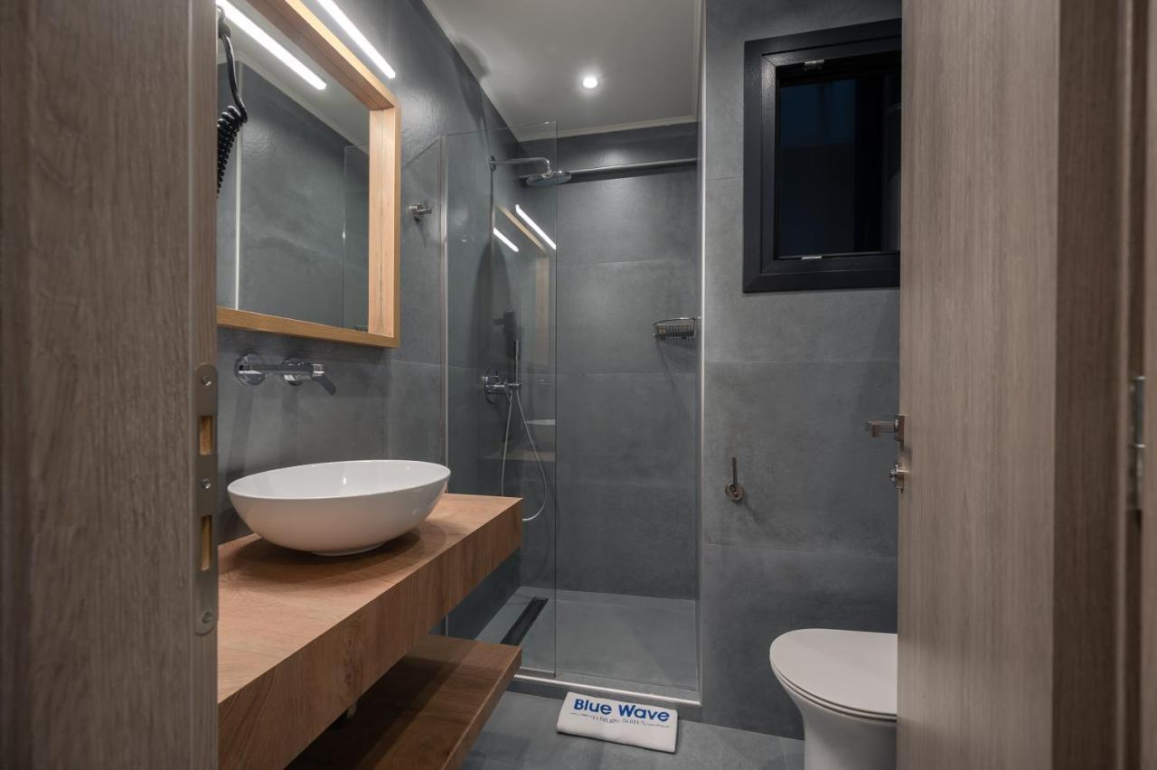 Blue Wave Luxury Suites Nea Iraklitsa Экстерьер фото